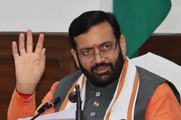 Nayab Saini: सरकार में चला नायब राज, अधिकारी को पड़ी डांट