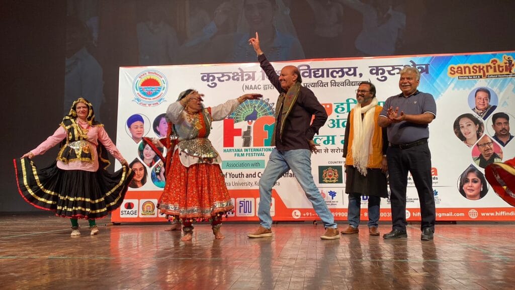 हरियाणवी गानो पर नाचे अवतार